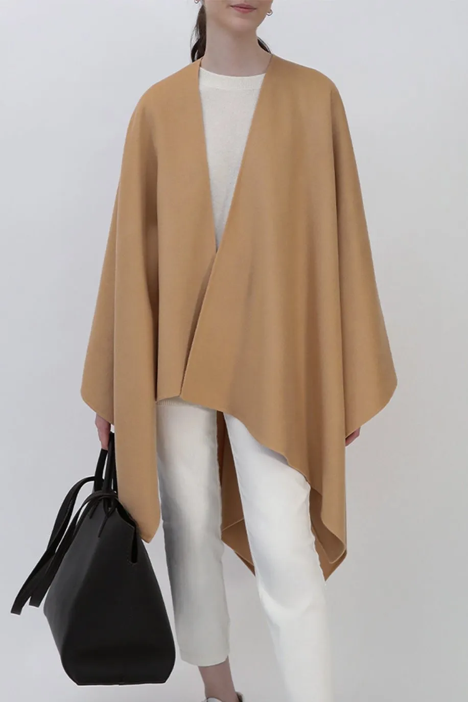 ALPINE CAPE IN PURE CASHMERE