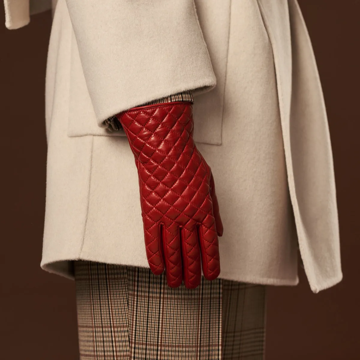 Emilia (red) - classic Italian lambskin leather gloves with cashmere lining and checkered pattern