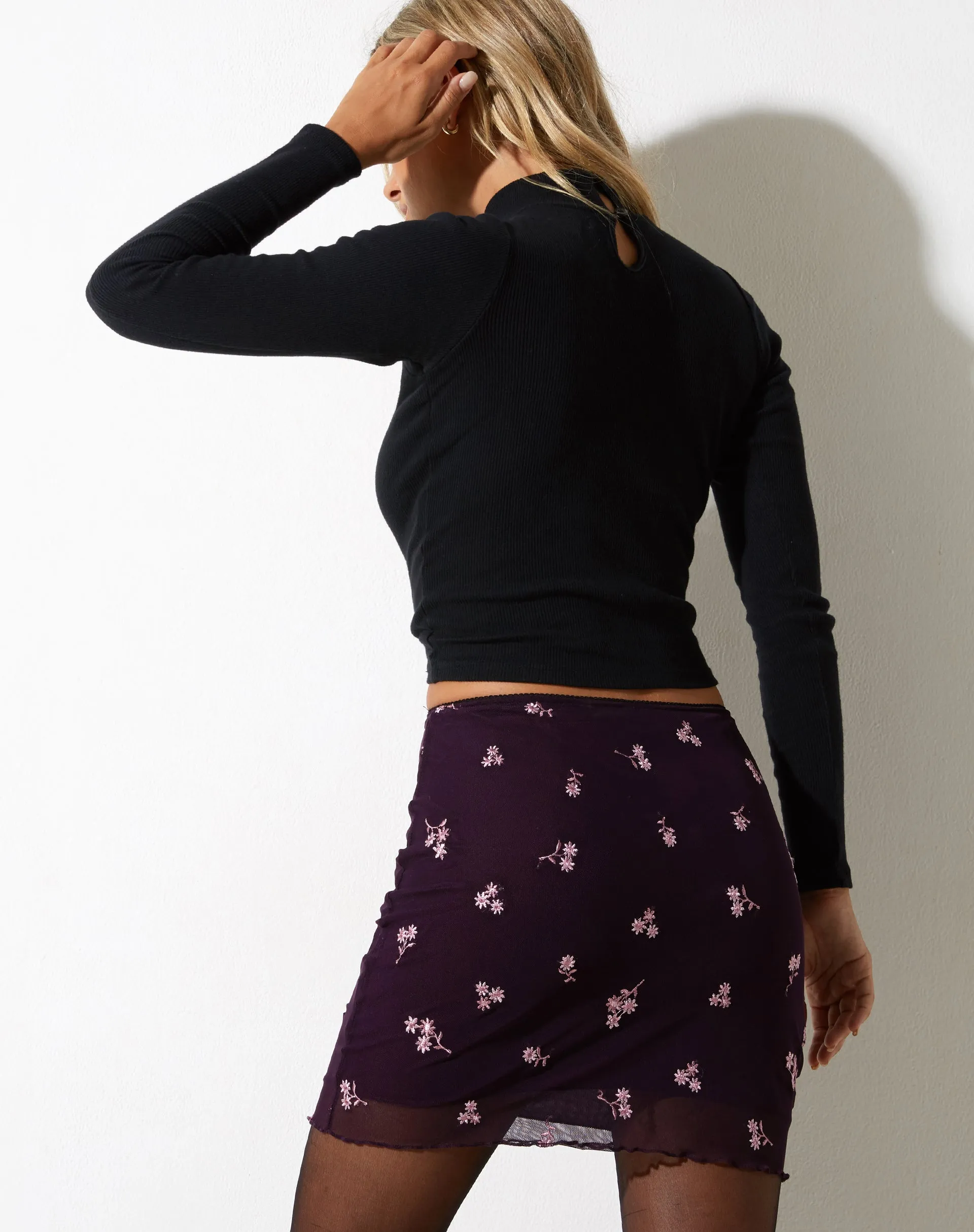 Kinnie Mini Skirt in Plum Daisy Embro